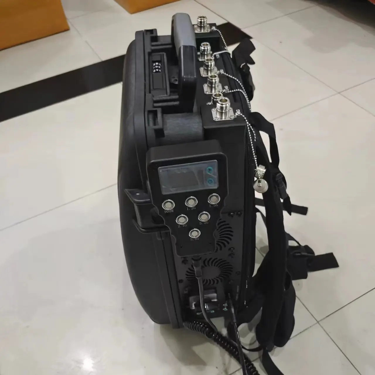 Aero-B8 Portable backpack drone jammer (1).jpg